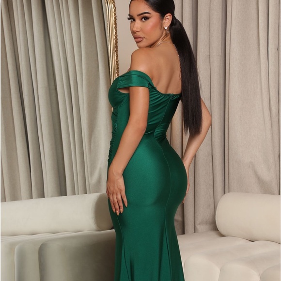Fashion Nova Dress (Hunter Green) - Picture 2 of 3